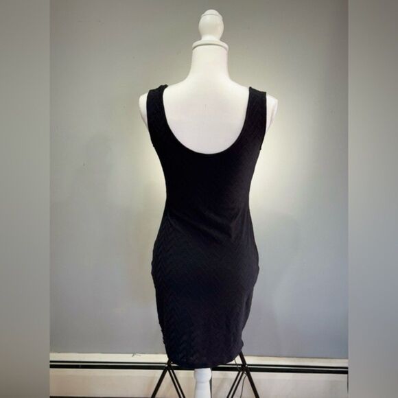 CLEARANCE! Black/White Xhilaration Patterned Bodycon Minidress Size S EUC - Picture 2 of 5